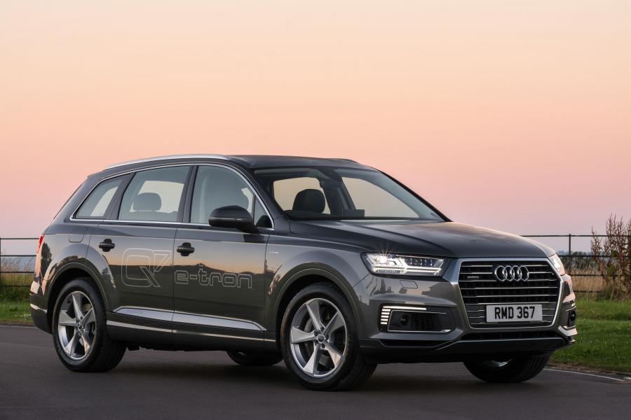  Audi Q7 e-tron TDI Quattro (4M) 2016 года  (UK) (фото 17 из 21)